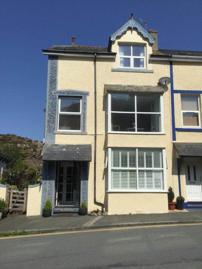 Ty'N Y Gwynt Apartment Criccieth Exterior photo